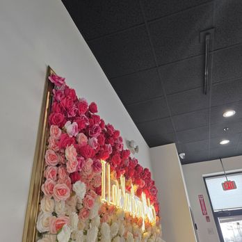Egg And Berry Cafe - Inside - Breakfast & Brunch Near Me - Orland Park, Illinois