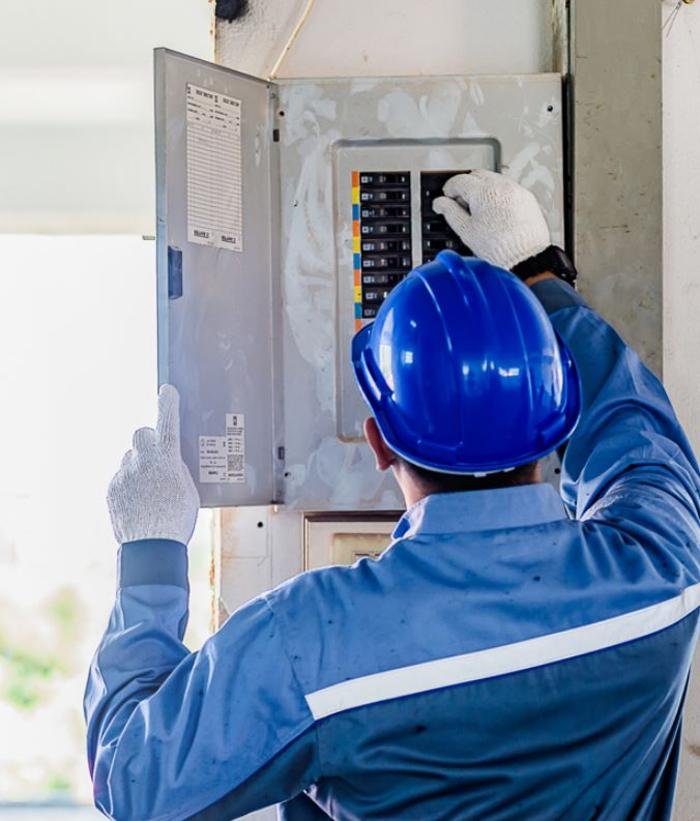 Slide of Servicios Electricos Arjona