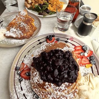 Evviva Breakfast And Lunch - Breakfast & Brunch Near Me - Toronto, Ontario