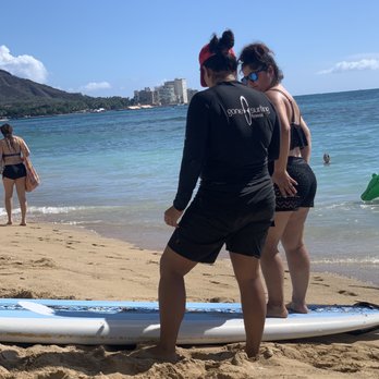 Gone Surfing Hawaii - Mi instructora Jojo - Surfing Near Me - Honolulu, Hawaii Gone Surfing Hawaii - Mi instructora Jojo - Surfing Near Me - Honolulu, Hawaii
