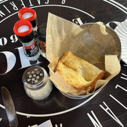 Garlic bread came with dinner Garlic bread came with dinner