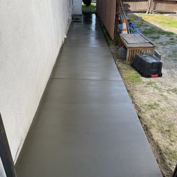 Ramirez Concrete - Side of house pathway after - Masonry/Concrete Near Me Ramirez Concrete - Side of house pathway after - Masonry/Concrete Near Me