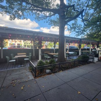 Doi Moi - Sidewalk seating - Vietnamese Near Me - Washington, DC, District of Columbia