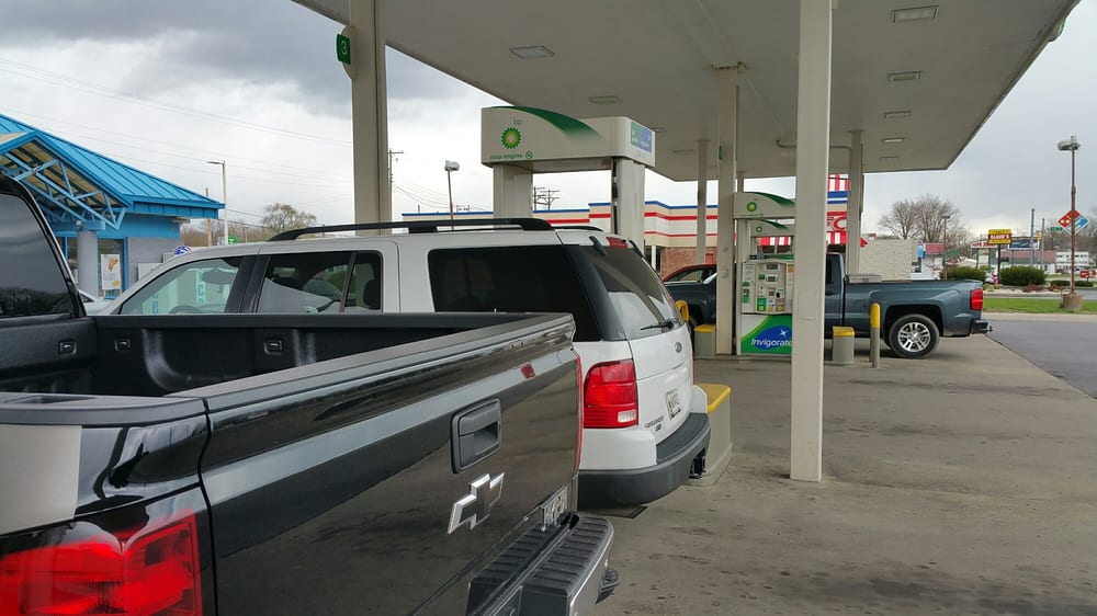 DAWSON BROADWAY STANDARD Updated October 2024 13 Photos 326 E