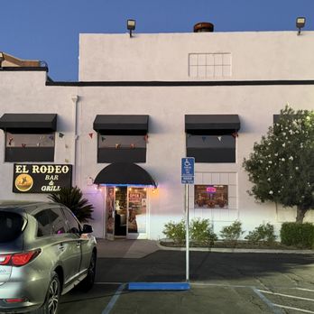 El Rodeo Bar & Grill - Bars Near Me - Modesto, California