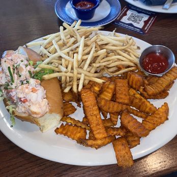 Ford's Fish Shack - Ashburn - Traditional Lobstah Roll w. Thin Fries and Sweet Potato Fries - Seafood Near Me - Ashburn, Virginia Ford's Fish Shack - Ashburn - Traditional Lobstah Roll w. Thin Fries and Sweet Potato Fries - Seafood Near Me - Ashburn, Virginia