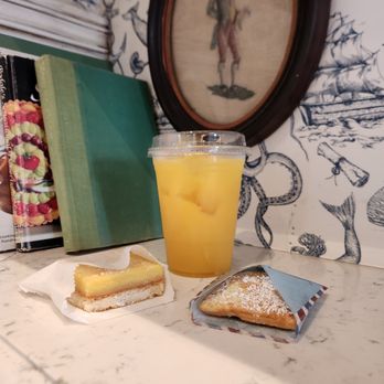 High-Pie - Lemon Bar, Fizzy Lemon Iced Tea and apple pie. - Themed Cafes Near Me - Oceanside, California