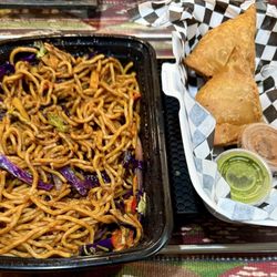 Tikka Munch - Sczechuan Hakka Noodles and Samosa