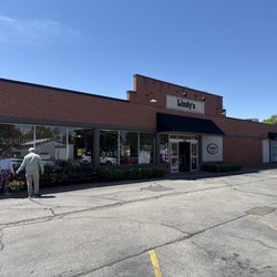 Lindy's Downtown Market - Welcome