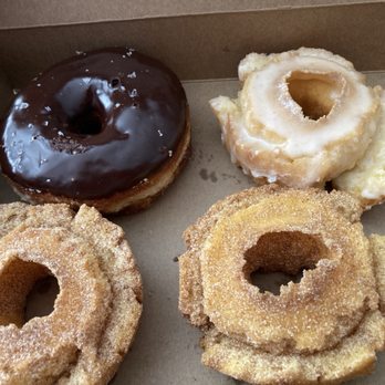 Magic Donuts & Coffee - Dark-Chocolate Sea Salt, Glazed Old-Fashioned, Sugar & Spice - Donuts Near Me - San Francisco, California Magic Donuts & Coffee - Dark-Chocolate Sea Salt, Glazed Old-Fashioned, Sugar & Spice - Donuts Near Me - San Francisco, California