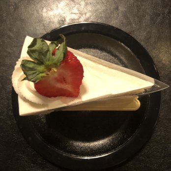 Chateau De Chantilly Cafe - Strawberry Cream Cake~ - Bakeries Near Me - Chantilly, Virginia
