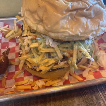 Pipo Burgers on Wheels - Food Trucks Near Me - Doral, Florida Pipo Burgers on Wheels - Food Trucks Near Me - Doral, Florida