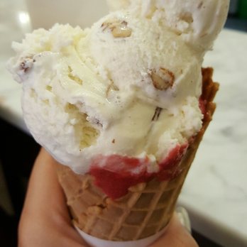 Graeter's Ice Cream - Butter pecan with raspberry sorbet underneath - Ice Cream & Frozen Yogurt Near Me - Cincinnati, Ohio Graeter's Ice Cream - Butter pecan with raspberry sorbet underneath - Ice Cream & Frozen Yogurt Near Me - Cincinnati, Ohio