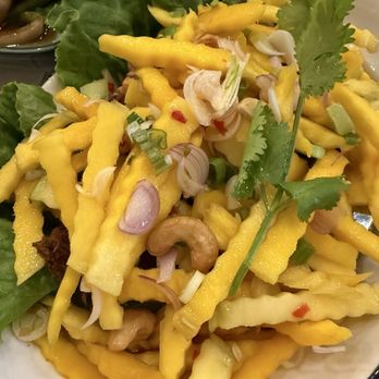 Prode - Mango salad with fried fish - Thai Near Me - Little Neck, New York