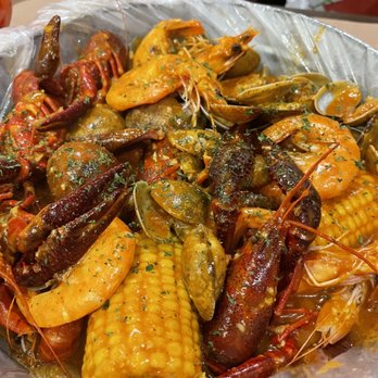 Cajun Boil - Cajun Boil Combo 1 with shrimp head-on, crawfish, clams, corn, sausage and potatoes (medium spicy level) - Cajun/Creole Near Me - Miami, Florida