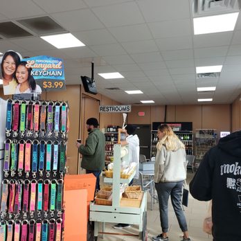 7-Eleven - people shopping in a store - Convenience Stores Near Me - Mcgaheysville, Virginia 7-Eleven - people shopping in a store - Convenience Stores Near Me - Mcgaheysville, Virginia
