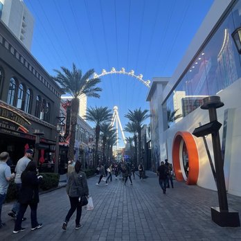 The High Roller - View on the high roller - Amusement Parks Near Me - Las Vegas, Nevada The High Roller - View on the high roller - Amusement Parks Near Me - Las Vegas, Nevada