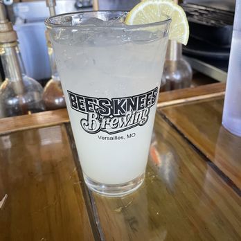 Bee's Knees Brewing - Titos and Lemonade - Pizza Near Me - Versailles, Missouri