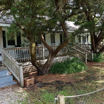 Edwards of Ocracoke - Hotels Near Me - Ocracoke, North Carolina