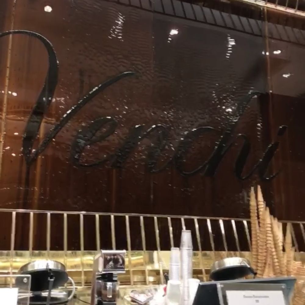 Venchi - Wall of chocolate - Ice Cream & Frozen Yogurt Near Me - Rome, RM Venchi - Wall of chocolate - Ice Cream & Frozen Yogurt Near Me - Rome, RM
