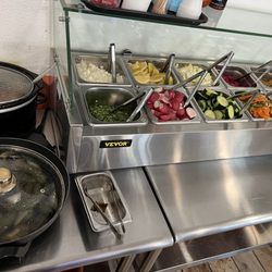 Cachanillas Tacos & Cheves - Salsa Bar