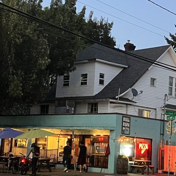 Bull Run Pizza - Outside - Pizza Near Me - Portland, Oregon