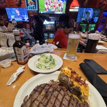 Texas Roadhouse - The food was great had a 14oz ribeye perfectly cooked medium beer was freezing cold customer service was excellent too - American Near Me - Lafayette, Indiana