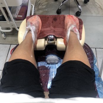 Edgy Nails & Spa - Parafin Pedi - Nail Salons Near Me - Riverside, California