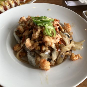 Sushi On Fire - Refreshing roll - Sushi Bars Near Me - Long Beach, California