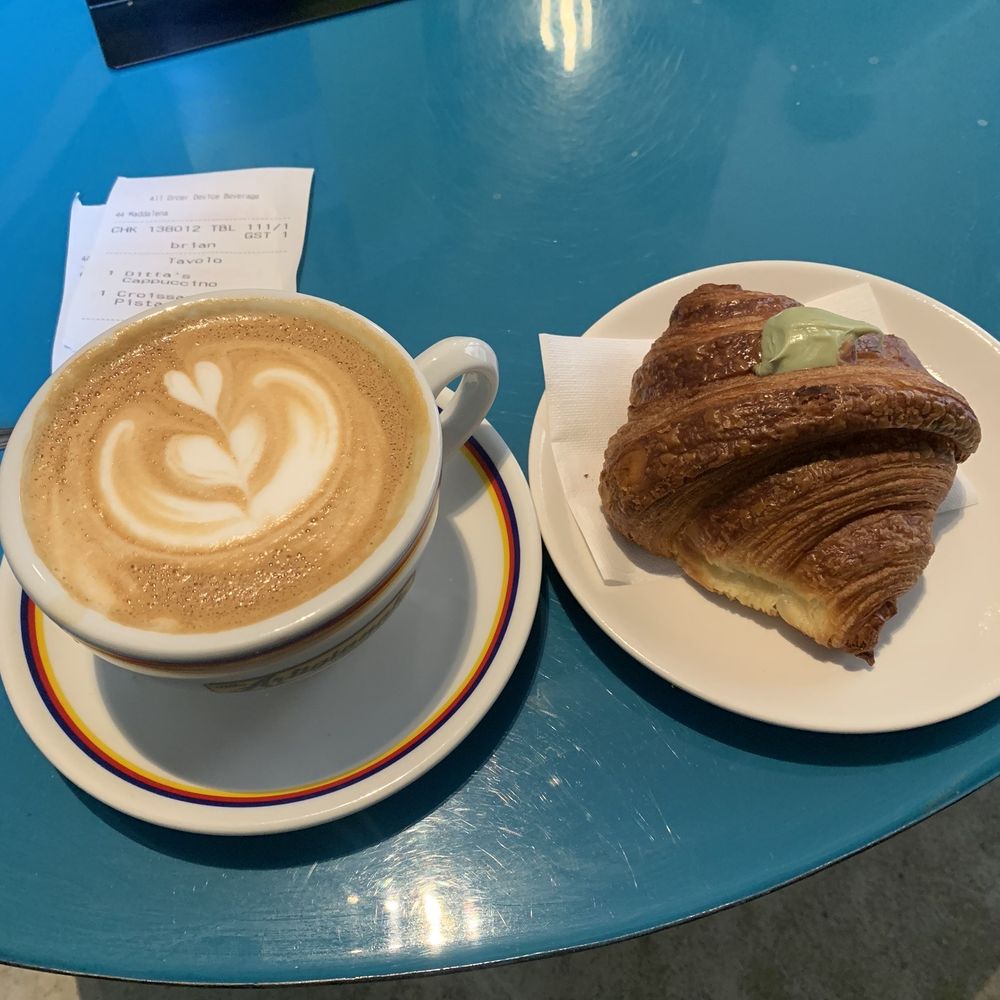 Cappuccino & Pistachio croissant
