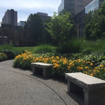 BNY Mellon Green - Parks Near Me - Pittsburgh, Pennsylvania BNY Mellon Green - Parks Near Me - Pittsburgh, Pennsylvania