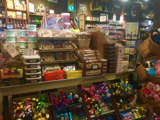 Cracker Barrel Old Country Store by null