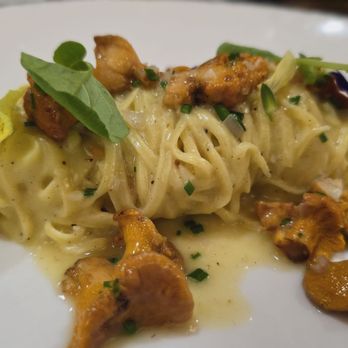 Skogen Kitchen - Linguini with chanterelle mushrooms - New American Near Me - Custer, South Dakota Skogen Kitchen - Linguini with chanterelle mushrooms - New American Near Me - Custer, South Dakota