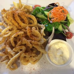 Bellys Bar N Grill - Salt and Pepper Calamari. Yum