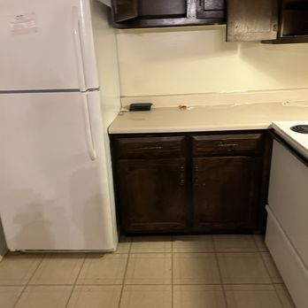 Hendersen-Webb, Inc - The kitchen where I clean it before I move out - Property Management Near Me - Cockeysville, Maryland Hendersen-Webb, Inc - The kitchen where I clean it before I move out - Property Management Near Me - Cockeysville, Maryland