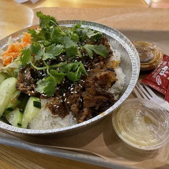 Nguyen's Kitchen - Bulgogi Short Rib Steak Bowl. Five stars on this one!! - Vietnamese Near Me - South Gate, California Nguyen's Kitchen - Bulgogi Short Rib Steak Bowl. Five stars on this one!! - Vietnamese Near Me - South Gate, California