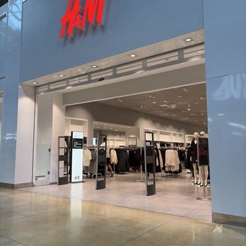 H&M - Men's Clothing Near Me - Miami, Florida