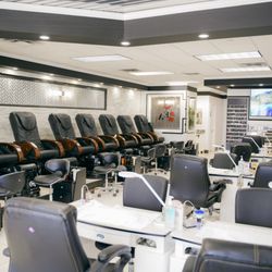 E & A Nails and Spa