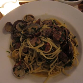 Juniors - Clam linguine with chili, garlic, parsley and olive oil - Brasseries Near Me - Dublin, D