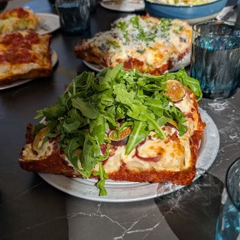 Cellarmaker Oakland - Porky fig, mushroom pizza and red top - Breweries Near Me - Oakland, California Cellarmaker Oakland - Porky fig, mushroom pizza and red top - Breweries Near Me - Oakland, California