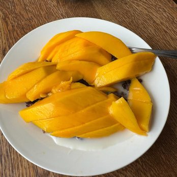 Mango Medley - Mango and sticky rice - Asian Fusion Near Me - San Francisco, California