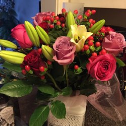 Giant Eagle - Beautiful pink and purple roses!