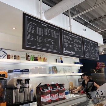 La Dolce Vita - Inside - Coffee & Tea Near Me - Oakville, Ontario