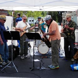 Needham Farmers Market - Live music!
