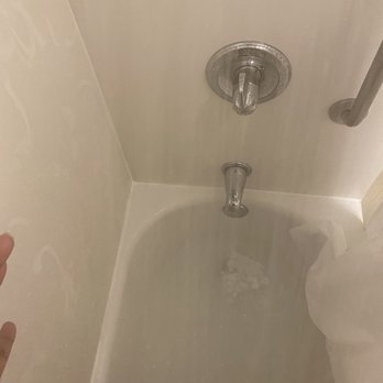 Residence Inn by Marriott Charleston Riverview - Showering with the tub filling with water - Hotels Near Me - Charleston, South Carolina Residence Inn by Marriott Charleston Riverview - Showering with the tub filling with water - Hotels Near Me - Charleston, South Carolina