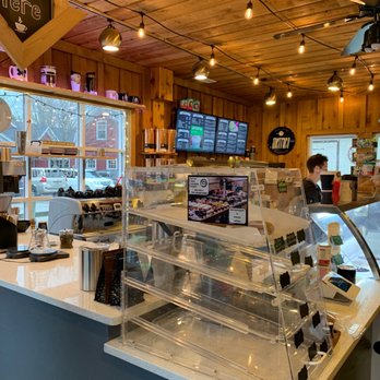 Covered Bridge Creamery - Inside front counter - Coffee & Tea Near Me - Long Grove, Illinois