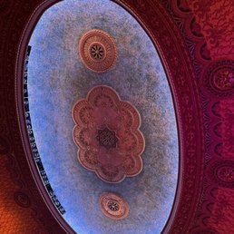 Gorgeous ceiling