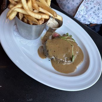 Josephine Carmel - Steak frites - French Near Me - Carmel, Indiana