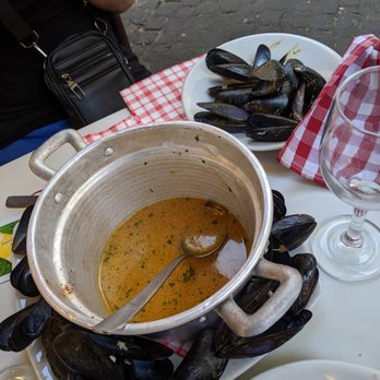 Tonnarello - Pot of Steamed Mussel's - Desserts Near Me - Rome, RM Tonnarello - Pot of Steamed Mussel's - Desserts Near Me - Rome, RM