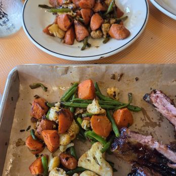 Lucille's Smokehouse Bar-B-Que - Cold, lousy veggies on the upper place, and fresh veggies on the food plate - Barbeque Near Me - Lake Forest, California